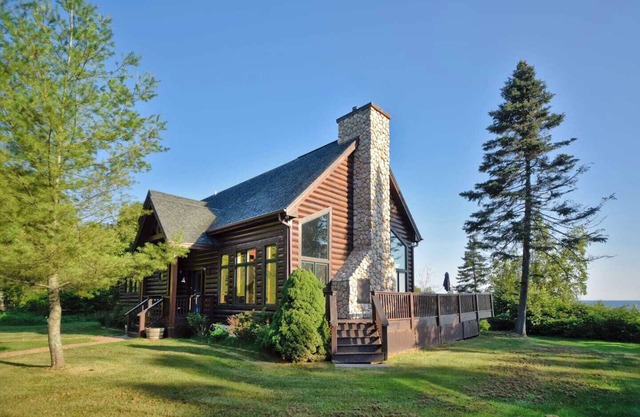 At the end of Bark Point lies your perfect vacation home!