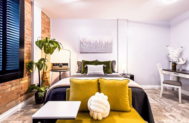 Incredible Downtown Apartment W/ Views & Desk in The Virginia Grand - DowntownIF