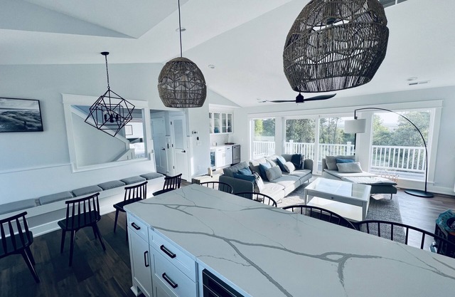 Incredible Estate By The Sea, monthly rental, hot tub, elevator, pool table