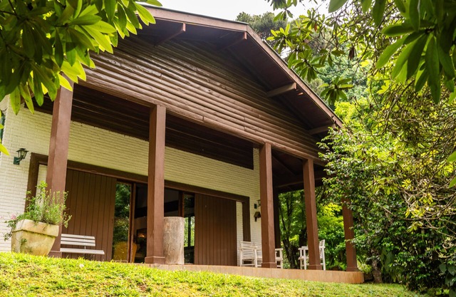 EXCELLENTE MAISON, JARDIN, FORÊT ET CASCADES À L’INTÉRIEUR DE LA PROPRIÉTÉ.