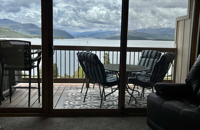 Incroyable vue sur le lac sur le lac Dillon! Wifi gratuit!