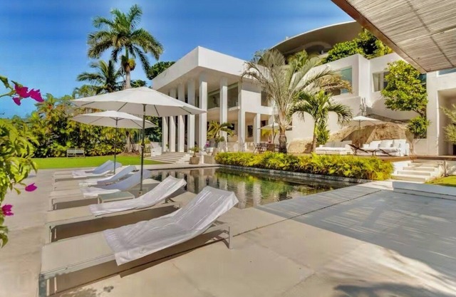 INCROYABLE VILLA MODERNE AVEC LA MEILLEURE VUE