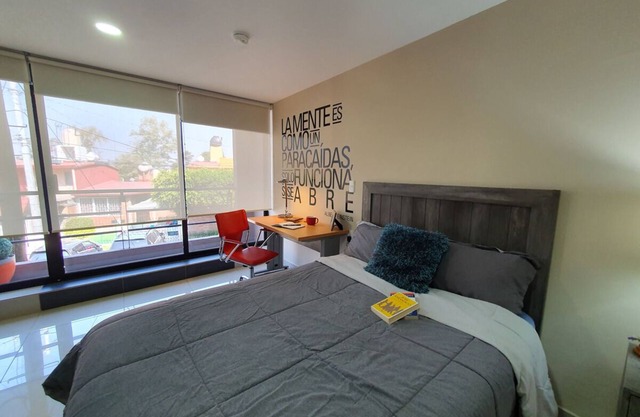 INCREDIBLE PREMIUM SUITE! 2 MINUTES FROM TEC! 03
