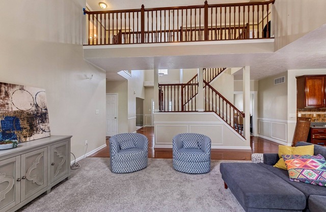 Incredibly Spacious Carmel Home With Fully Equipped Kitchen - 4700 Sq Ft! Sleeps 15! Pet Friendly! 6 Bedroom Home by Redawning