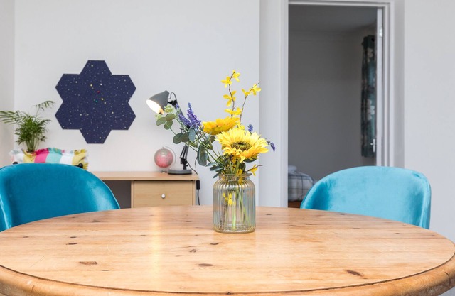 Incredibly Spacious Quality Maisonette by 247 Lets Horsham