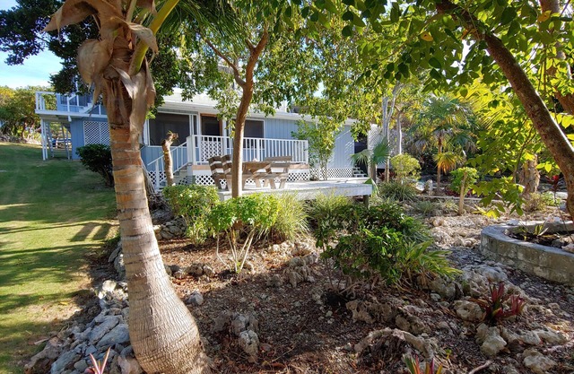 Bungalow indépendant avec accès au court de tennis, aux plages, à la pêche aux ossements