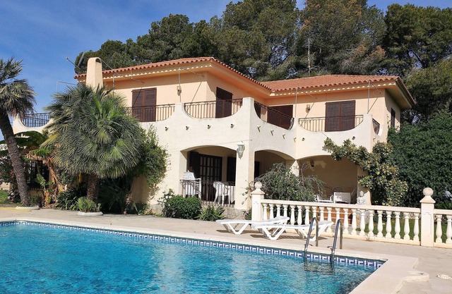 Villa indépendante pour 10/12 personnes, piscine privée, à 100m de la mer