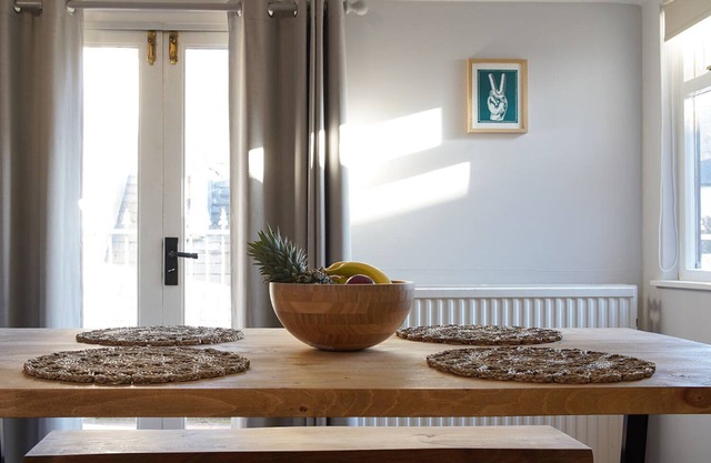 IndieHaus - Central Stamford Apartment