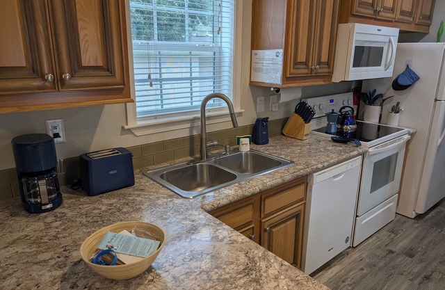 "Indigo Lodge" Central AC, WiFi. Luxury Italian furniture.Free parking.Quiet...