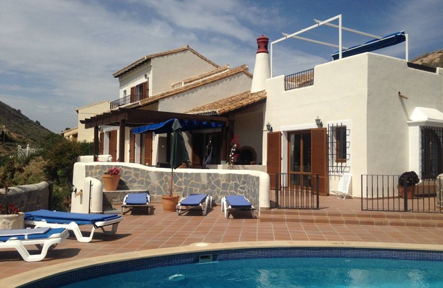 Villa indépendante de 3 chambres, piscine privée, vues renversantes, climatisée
