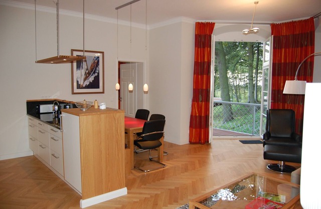 Appartement meublé individuel de haute qualité pour des vacances amusantes avec style.