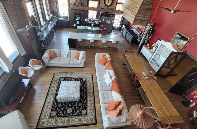 7500 pi2 Ft. Penthouse avec privé 1400 m² Ft. Pont sur le toit