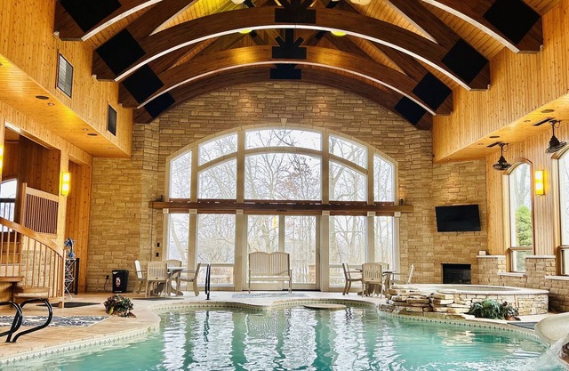 #June Dates Available # Indoor Pool, Lakefront, Indoor Pickleball, Sleeps 30