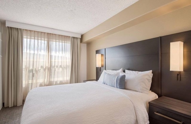 Indulge in Home-Like Comfort! 3 Modern Units w/ Full Kitchen, Pet-friendly!