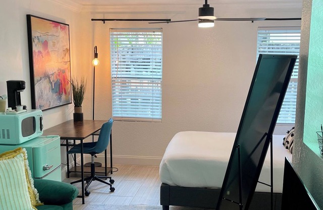 Indulge in Miranda Priestly Suite's Luxe at Las Olas Guesthouse Unit 7