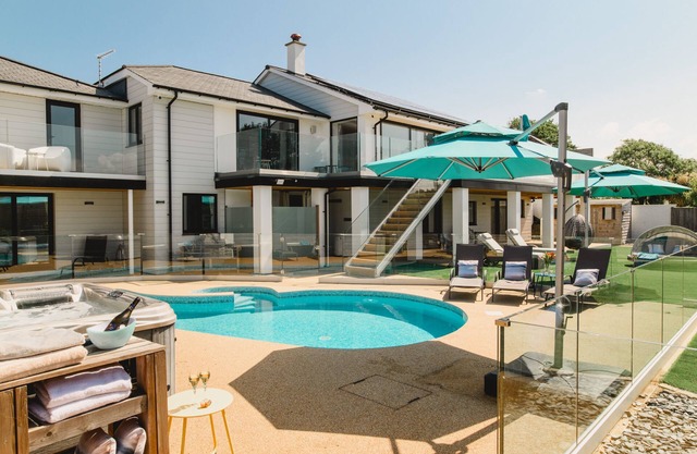 Indulge in ultimate coastal luxury at Heron House