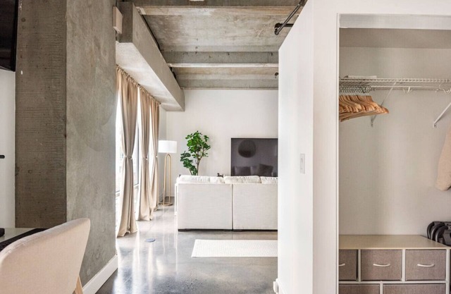 Industrial Loft In Downtown