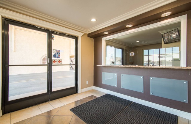 Industry Inn & Suites
