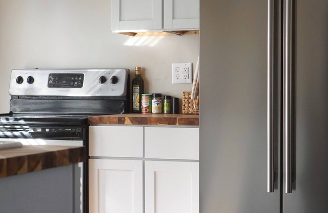 Indy Convenience, 65" TV, Serene, Indianapolis only 14 minutes away.