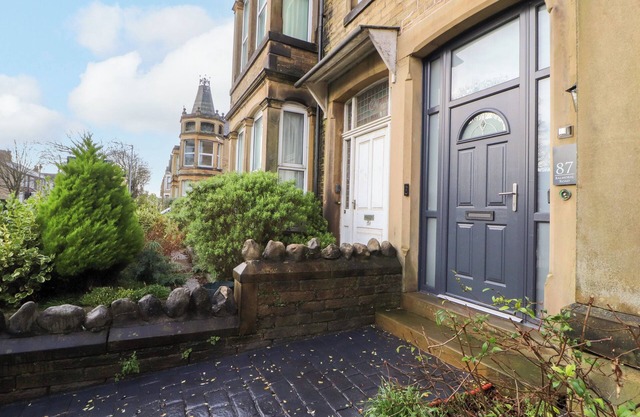INGLEMEAD, pet friendly, country holiday cottage in Morecambe