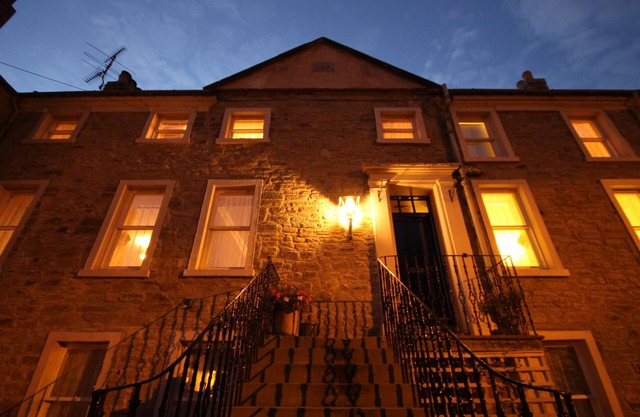 Inglestone House