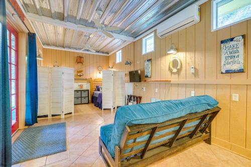 Inglis Studio Home with Covered Patio and Grill!