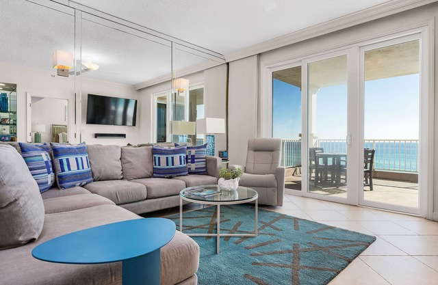The Inn At Crystal Beach # 405: 3 BR / 3 BA condo à Destin, pour 8 personnes