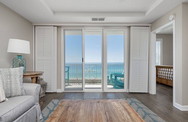 The Inn At Crystal Beach # 702: Condo 4 BR / 4 BA à Destin, 12 personnes