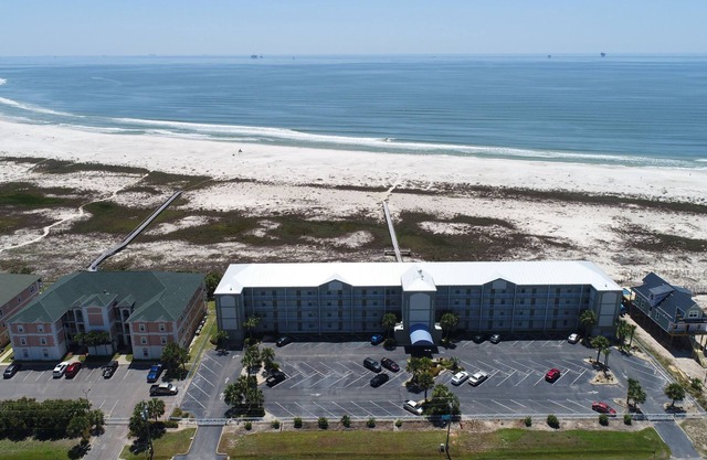 Inn at Dauphin Island 311 Wonderful Unit with Great Views!!