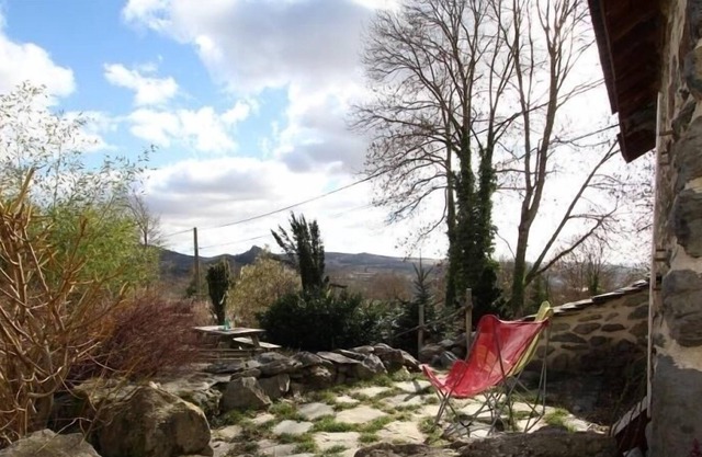 Gîte Saint-Julien-Chapteuil, 3 pièces, 4 personnes