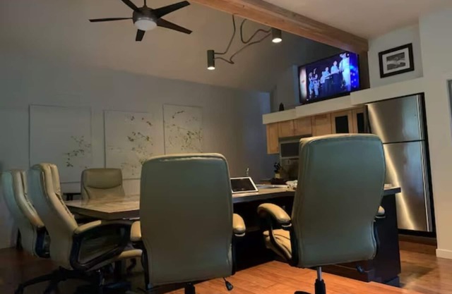 Maison McCall innovante avec bain à remous et WiFi