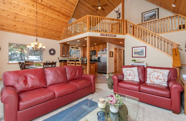 Innsbruk Chalet- Cozy Mountain Retreat