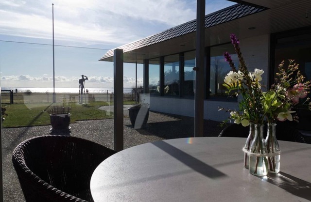 Inselblume 82 - Bungalow on the south beach with sea view