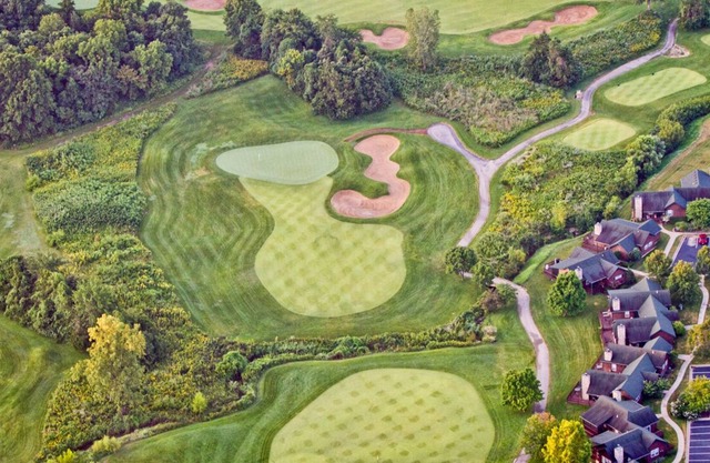 À l'intérieur du premier complexe de golf Old Kinderhook, kayak et animaux gratuits