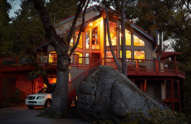 À l'intérieur de Yosemite N. P. Portes!, Nos chambres confortables sont à quelques minutes des attractions de la vallée