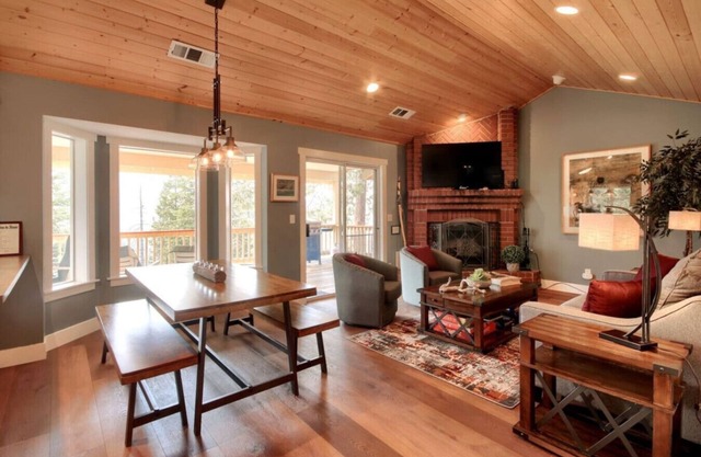 Inside Yosemite! Park Reservations Included / Sleeps 10