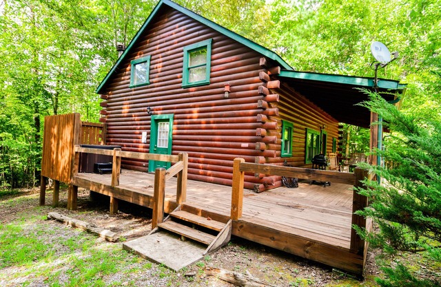 2 br / 2ba, bain à remous. cheminée à bois, table de billard, télévision par satellite, cuisine entièrement équipée