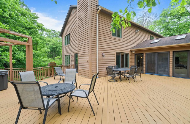 Into The Woods| Lake Geneva vacation rental that gives you room to relax, and reconnect with nature