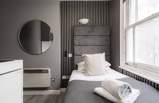 Chambre Simple-Budget-Salle de bain et douche