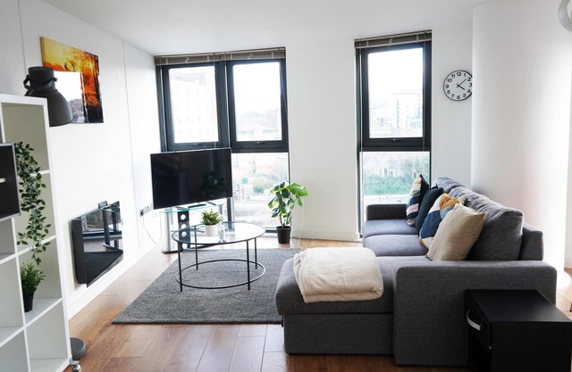 Inviting 2-Bed Apartment in Sheffield