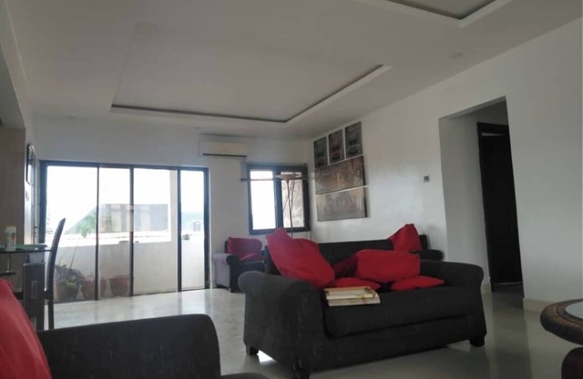 Inviting 2-Bed Apartment in Lagos -canal views