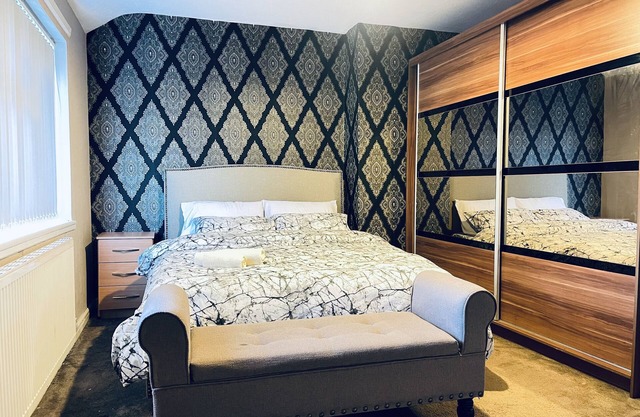 Inviting 3 -bed House in Birmingham