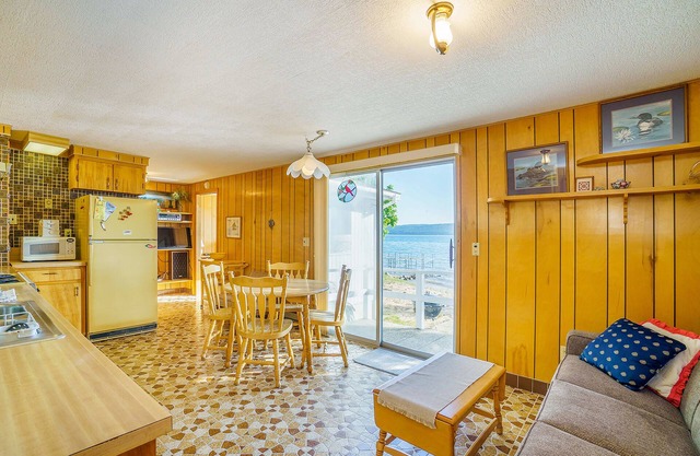 Maison accueillante avec câble gratuit et cuisine complète - juste sur le lac!