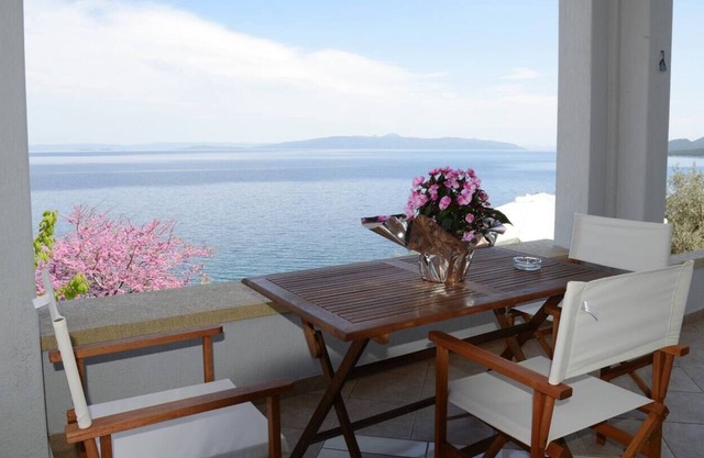 Ira Charming apt with stunning view!