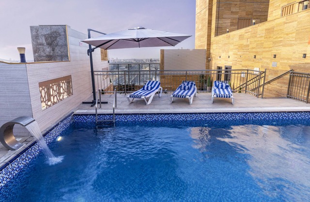 Iridium 70 Hotel
