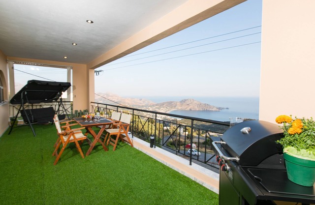 Irini's Sea View house in Sellia