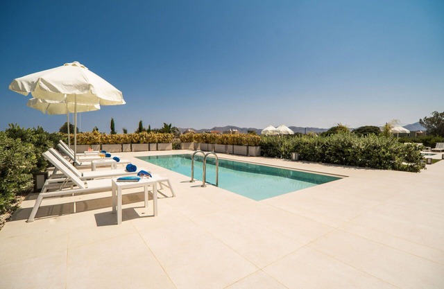 Iris - Maison de vacances avec piscine privée à Kounoupidiana, Crète