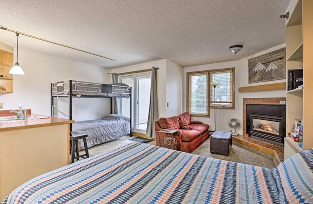 Iron Horse Studio with Resort Amenities Walk to WP!