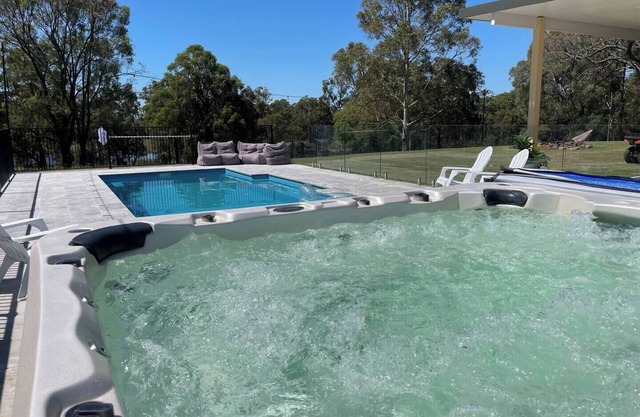 Ironstone Residence Relaxing Retreat 6 Bed 2 Bth Private Pool and Hot Tub Pool Table