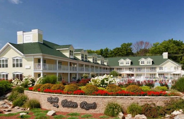 Iroquois Suite at Kelley's Island Venture Resort